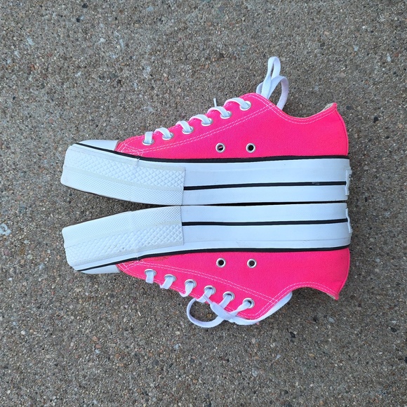 Converse Chuck Taylor All Star Low  Canvas Neon Pink Sneakers Size 7 - Picture 4 of 14